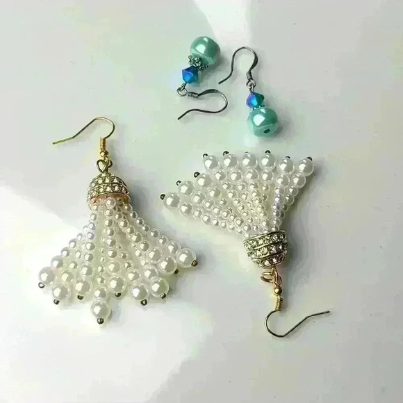 Vintage fuax pearl rhinestones earrings and blue beads earrings bundle - Picture 7 of 8